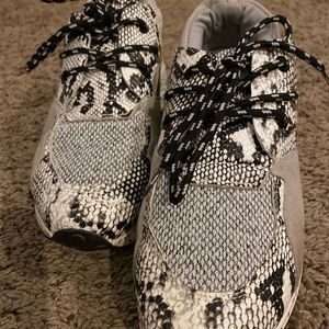 Snakeskin platform sneakers | Dressed in Lala